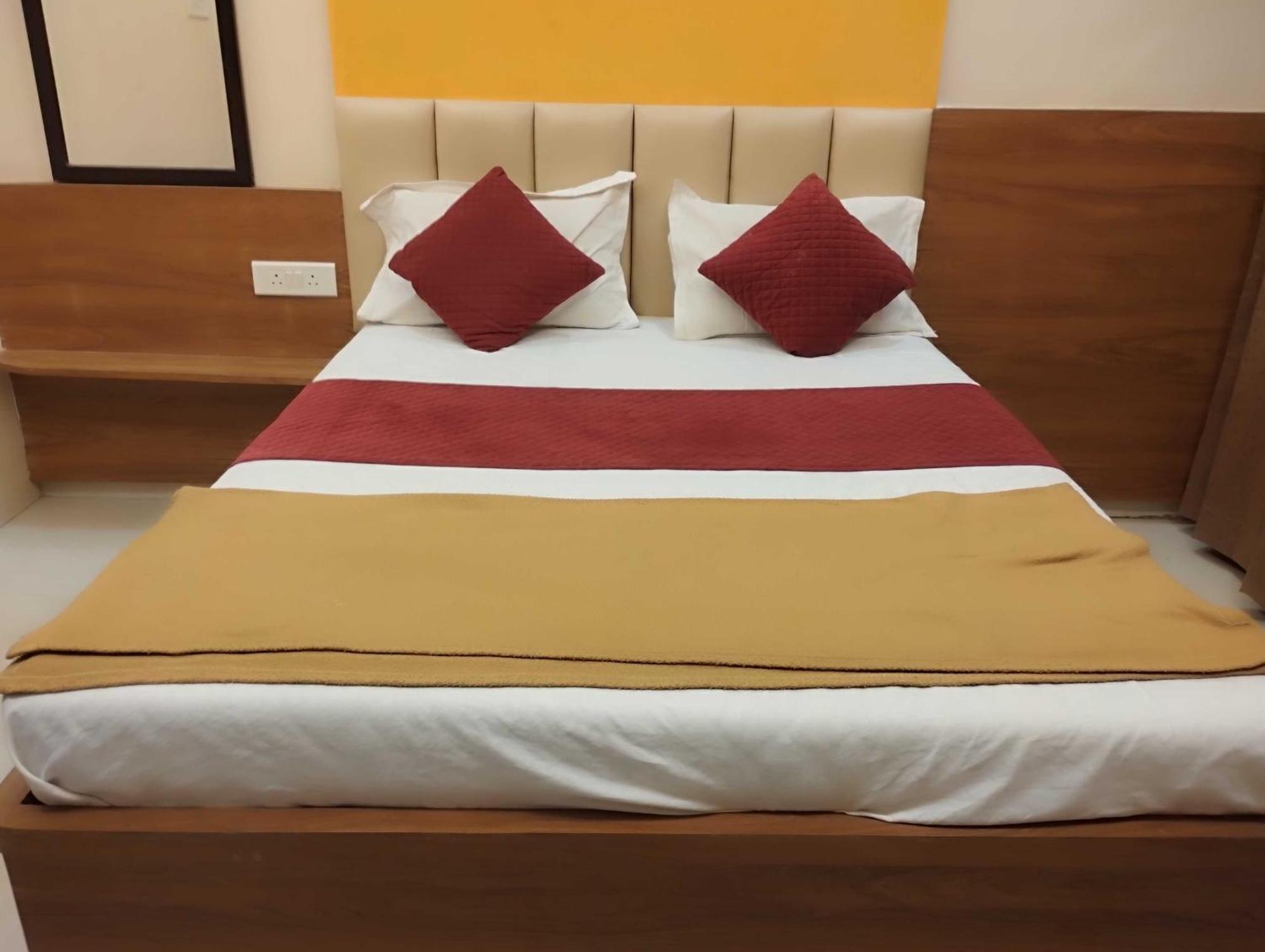Hotel O Mayur