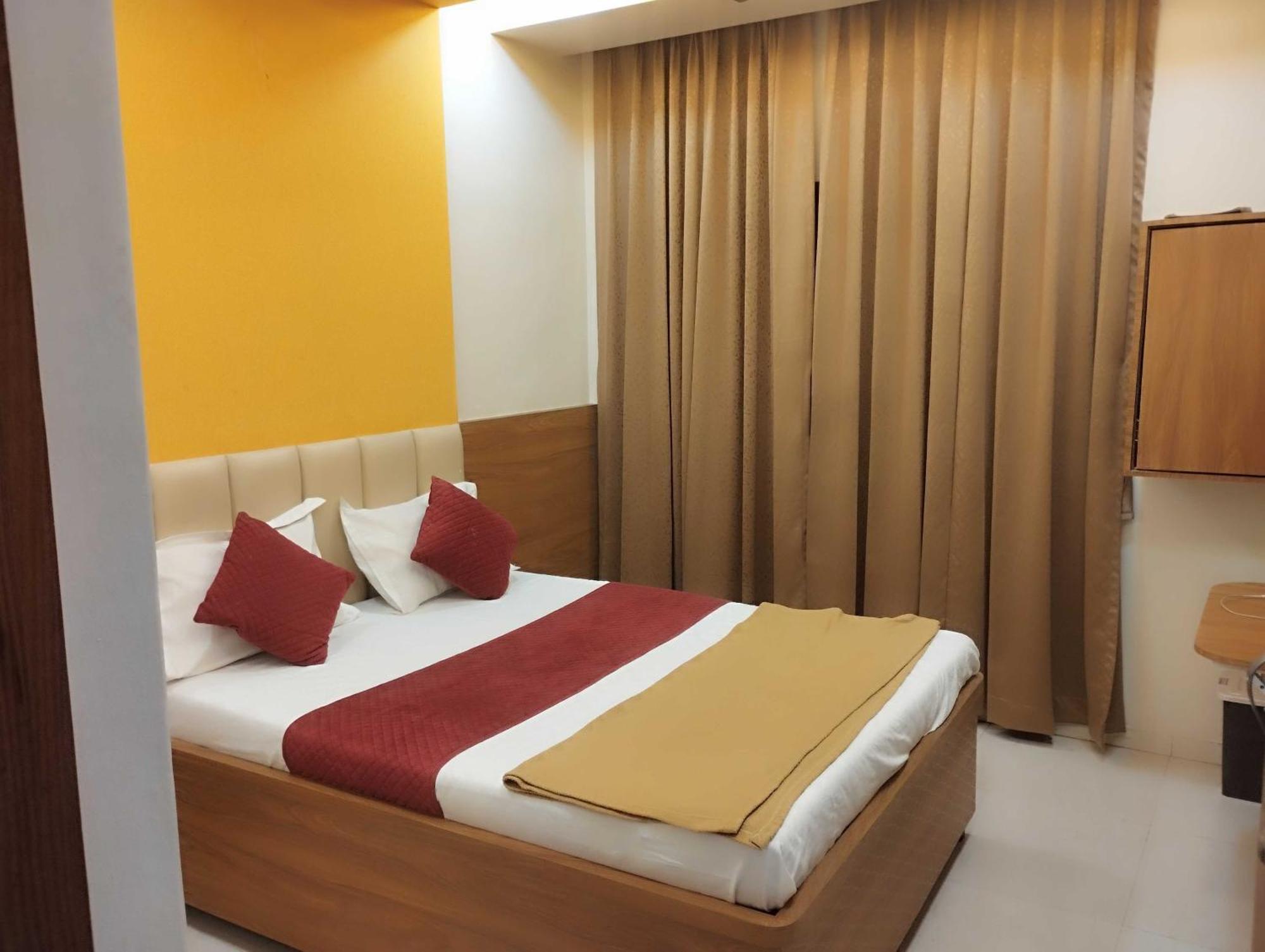 Hotel O Mayur 4*